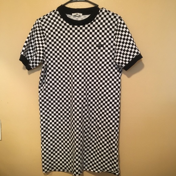 dress with checkered vans